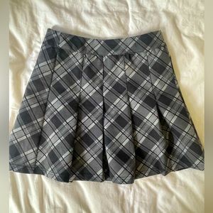 grunge grey plaid pleated skirt